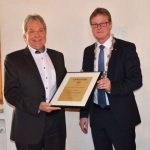 Große Freude am 04. Dezember 2016 im Morriensaal des Falkenhofes in Rheine. Bürgermeister Dr. Peter Lüttmann zeichnete Bürger der Stadt Rheine für ihr ehrenamtliches Engagement aus. Darunter auch Heinz Schulte.